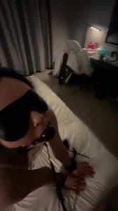 调教反差少妇母狗后入